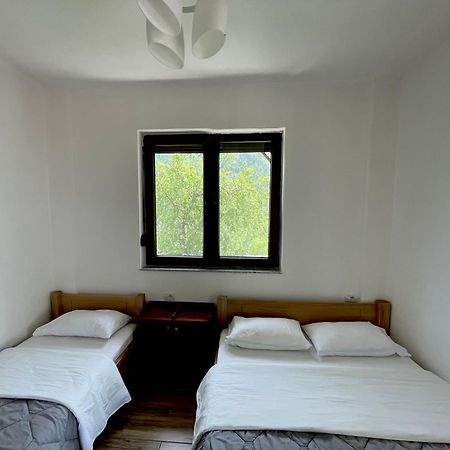 Lazer Cardaku Guesthouse Valbona Exteriör bild