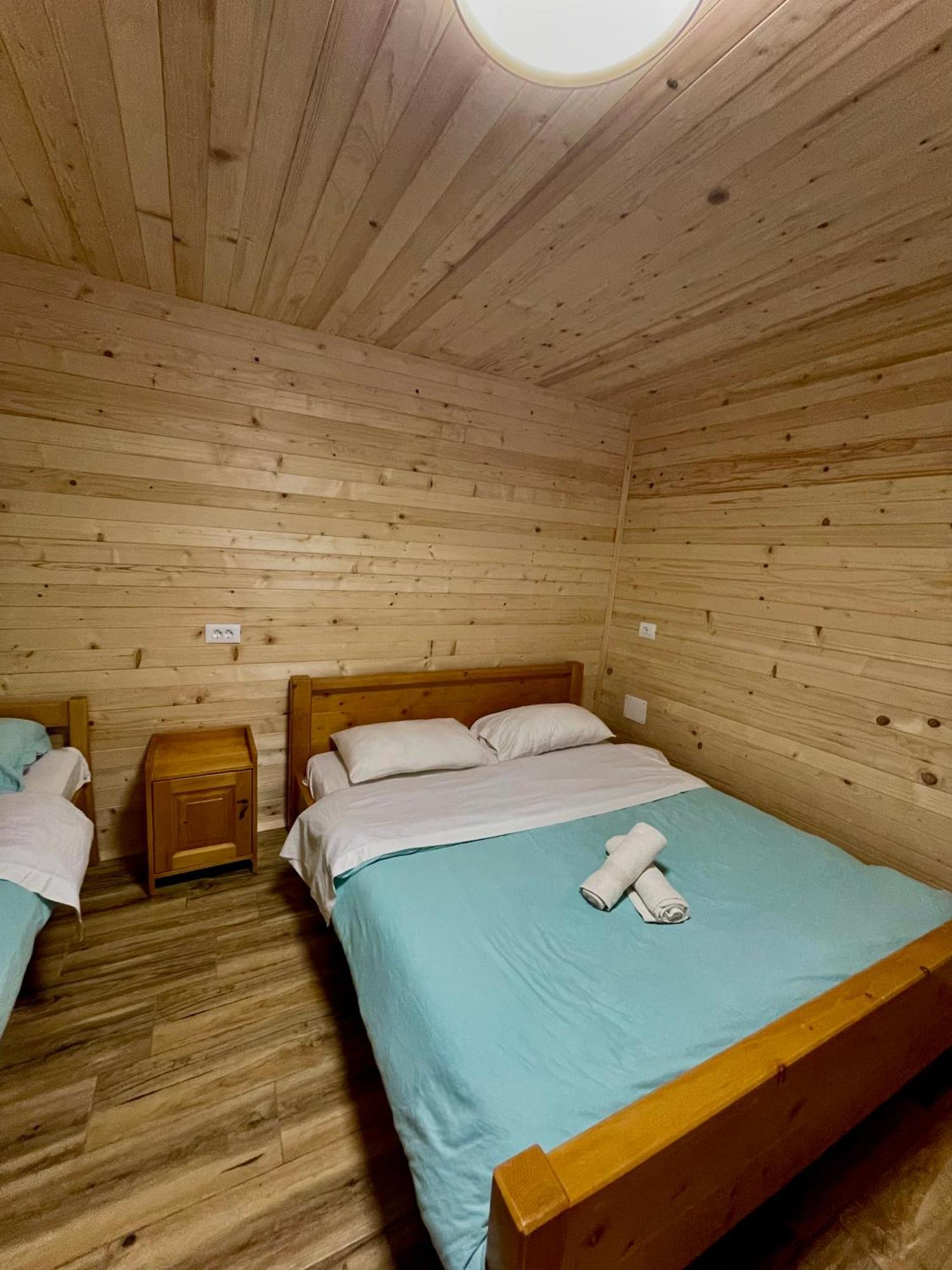 Lazer Cardaku Guesthouse Valbona Exteriör bild