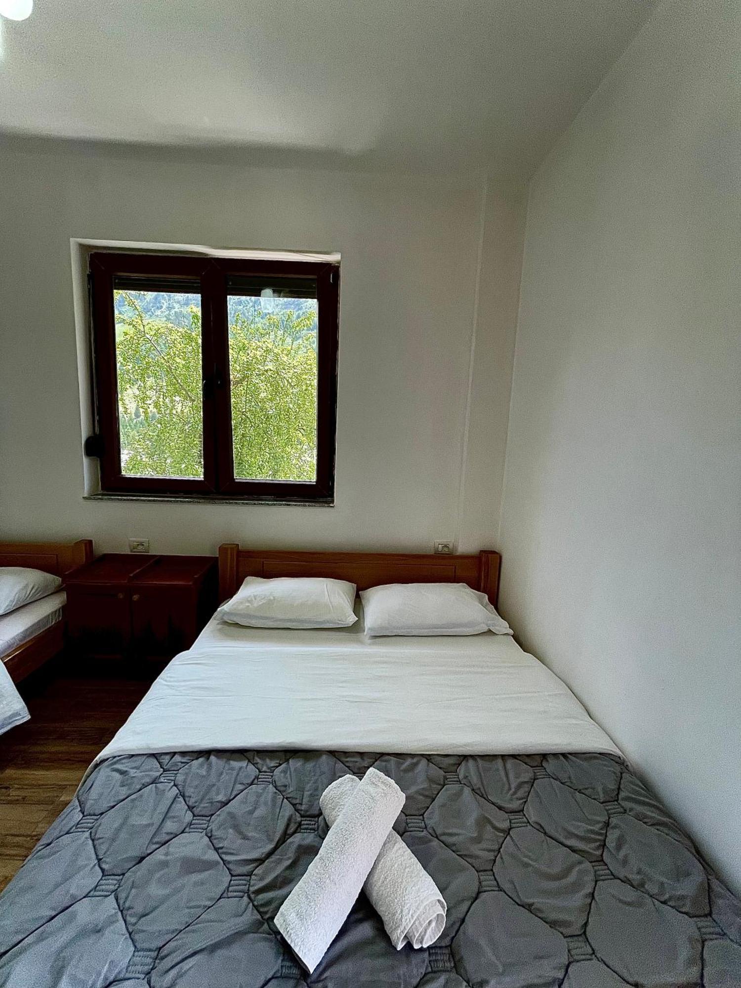 Lazer Cardaku Guesthouse Valbona Exteriör bild