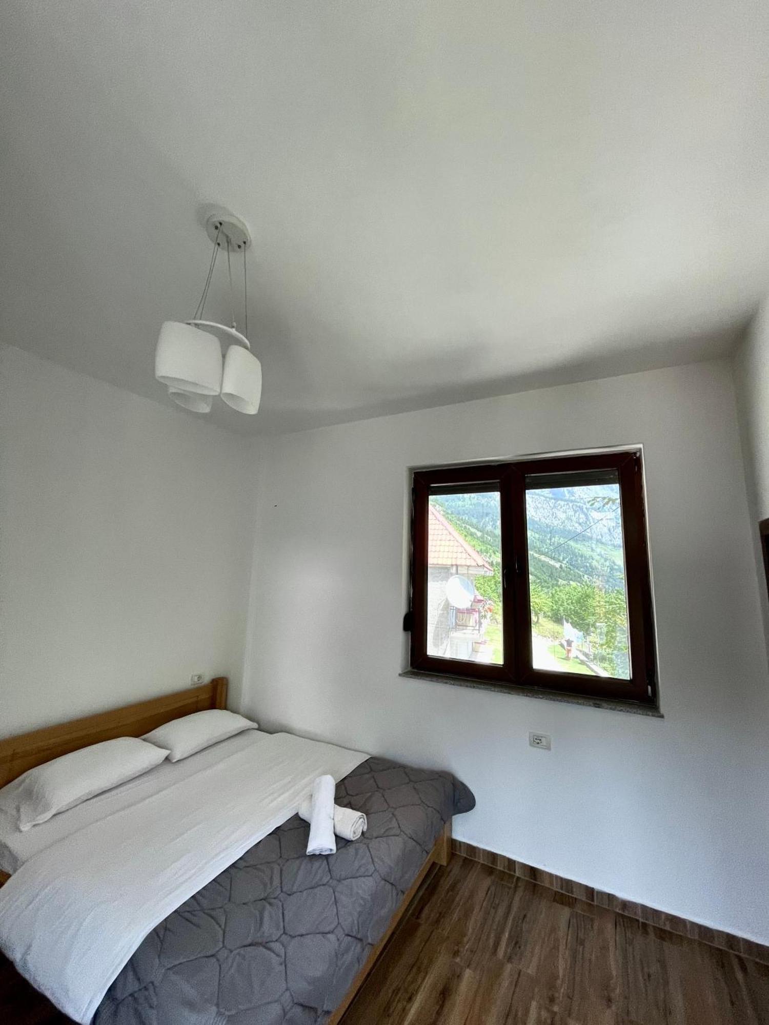 Lazer Cardaku Guesthouse Valbona Exteriör bild