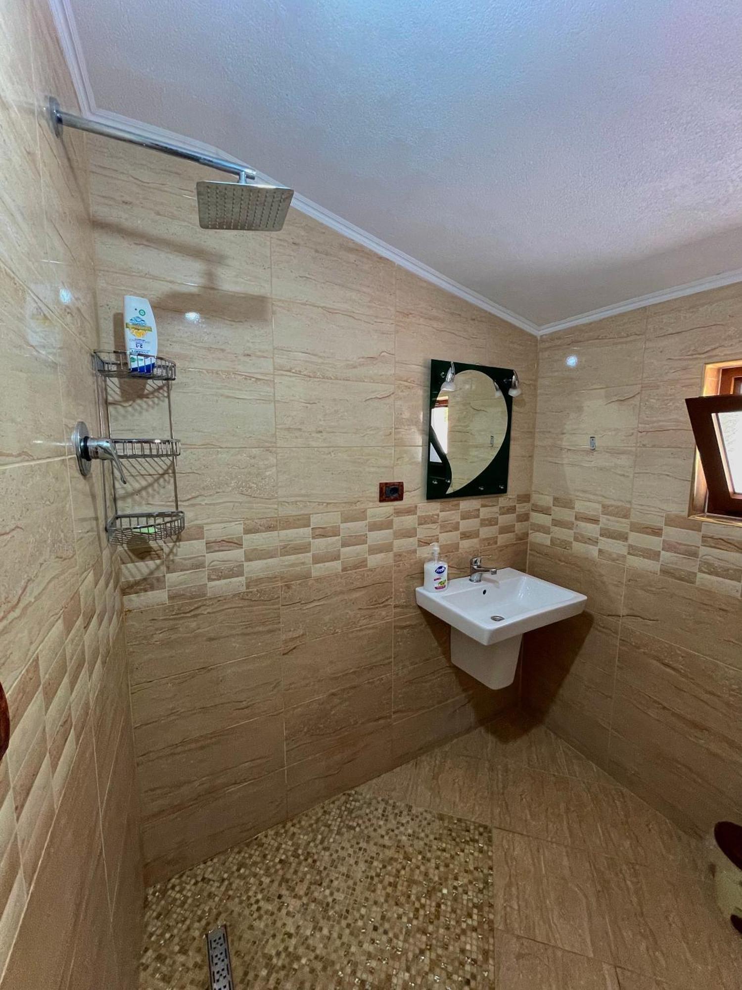 Lazer Cardaku Guesthouse Valbona Exteriör bild