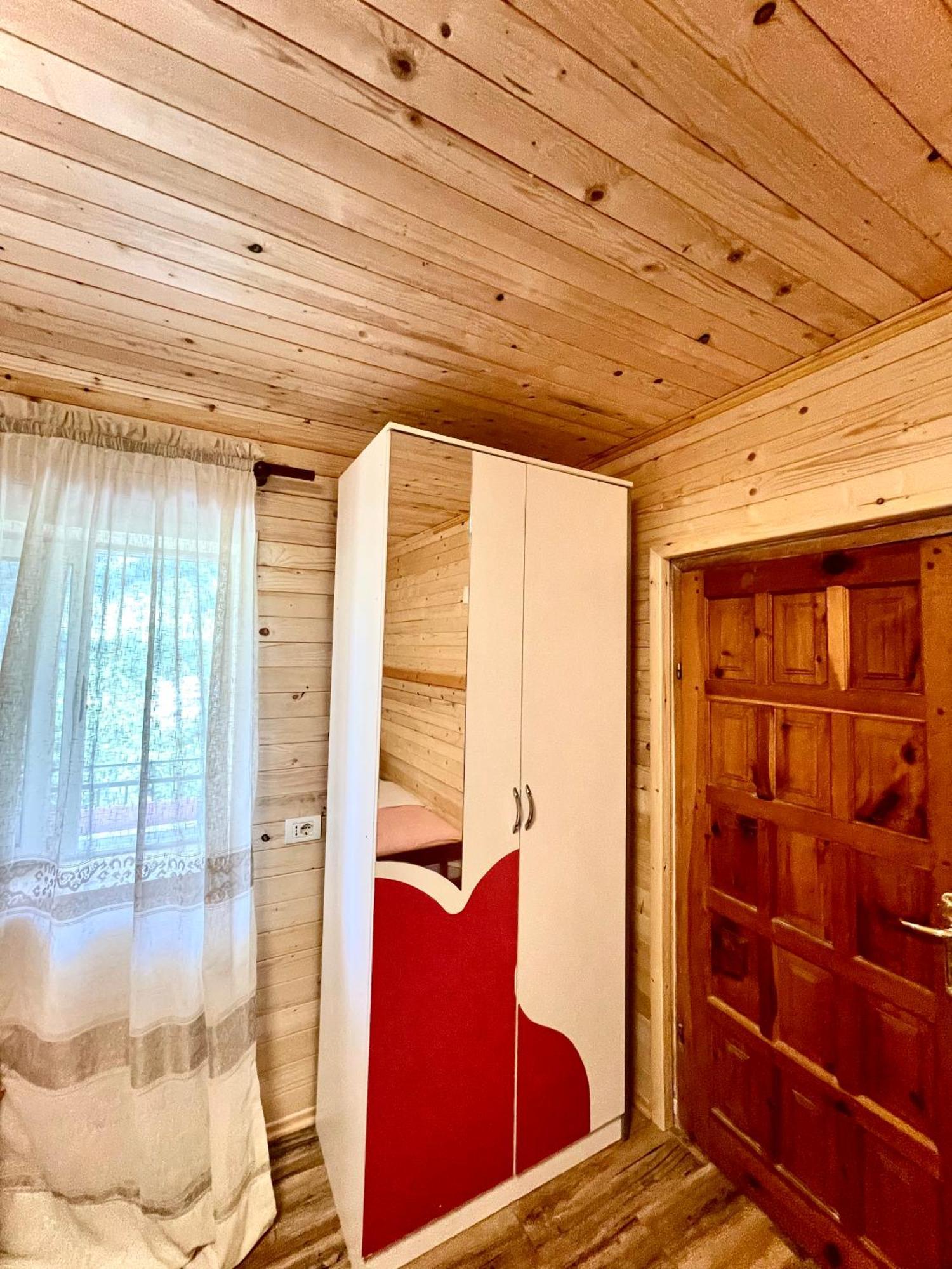 Lazer Cardaku Guesthouse Valbona Exteriör bild