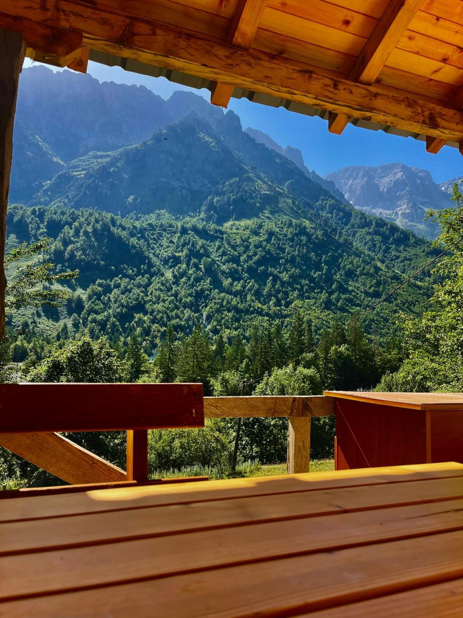 Lazer Cardaku Guesthouse Valbona Exteriör bild