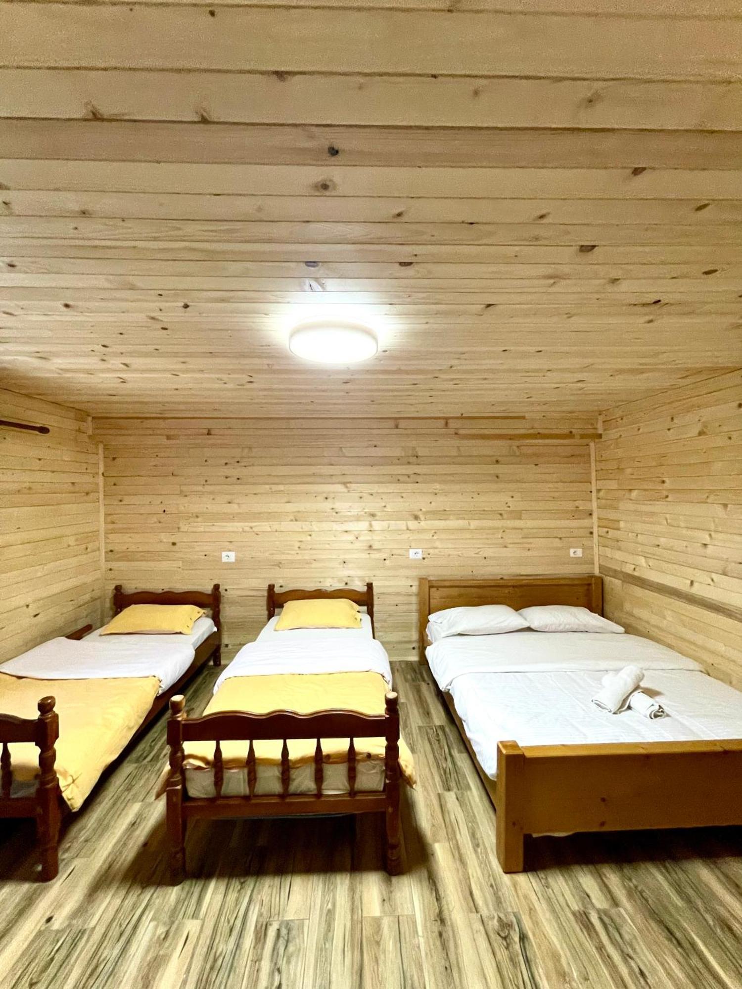 Lazer Cardaku Guesthouse Valbona Exteriör bild
