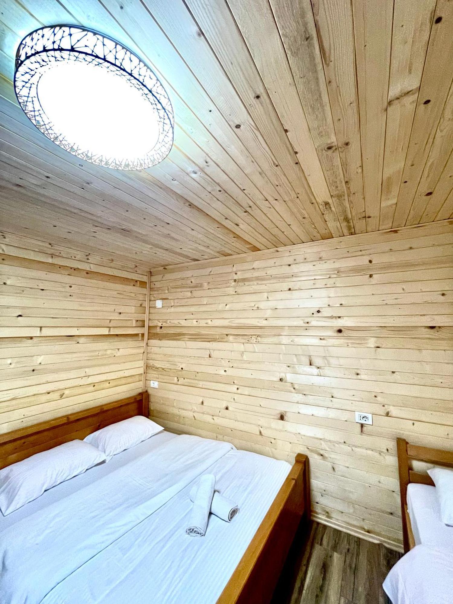 Lazer Cardaku Guesthouse Valbona Exteriör bild
