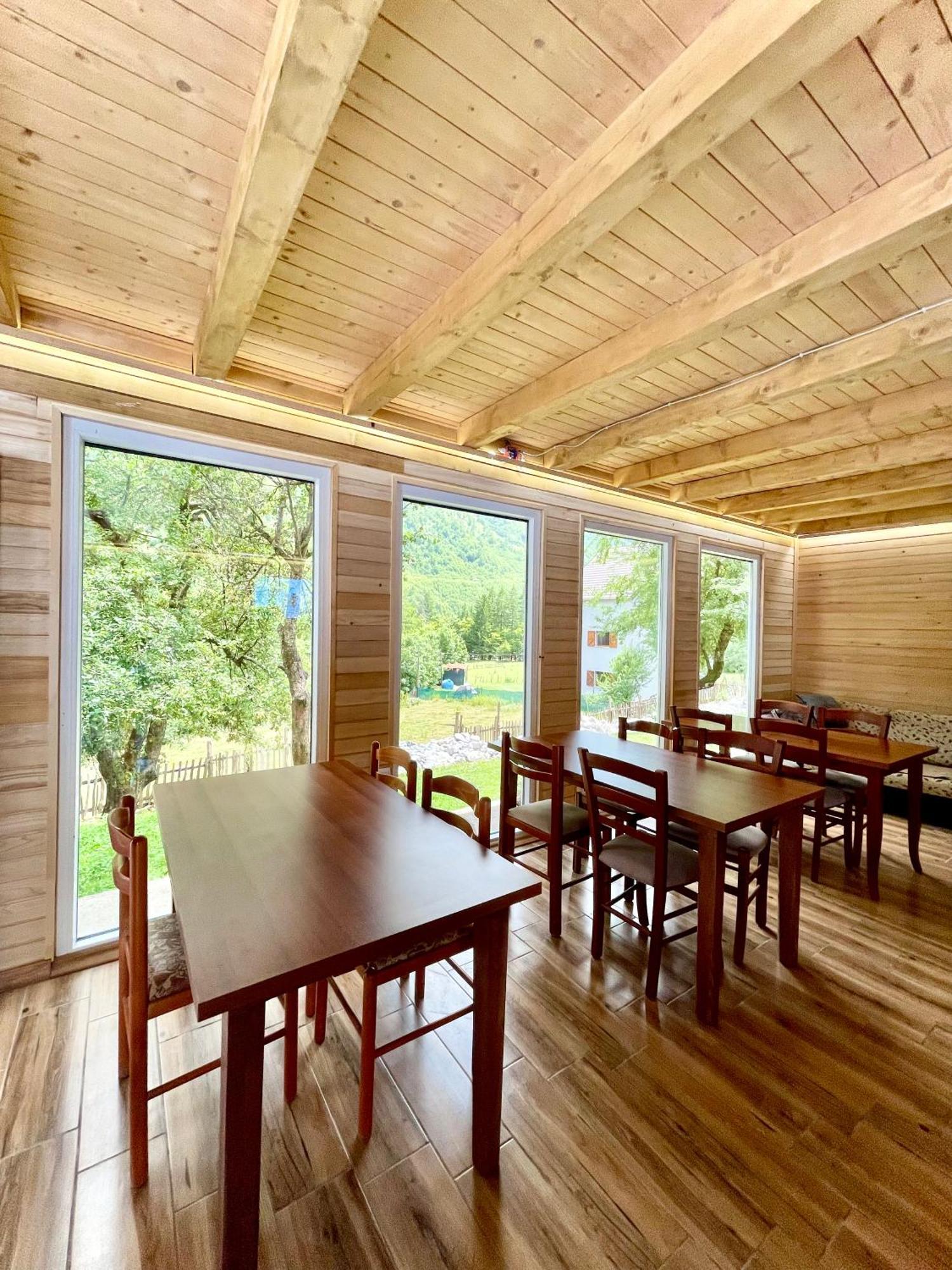 Lazer Cardaku Guesthouse Valbona Exteriör bild